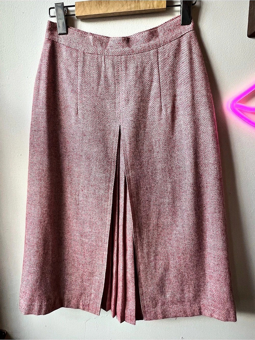 Vintage 50s Front Pleat Midi Skirt in Pink, Red & White Tweed